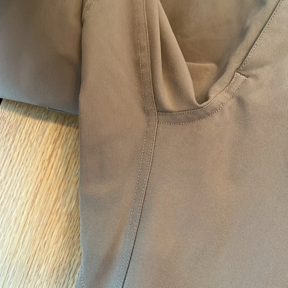 Lululemon men’s slim stretch gusseted khaki ABC pants 31 x 31.5 (hemmed) EUC